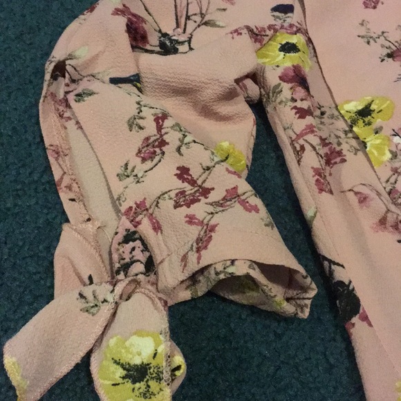 Pink blouse - Picture 3 of 5